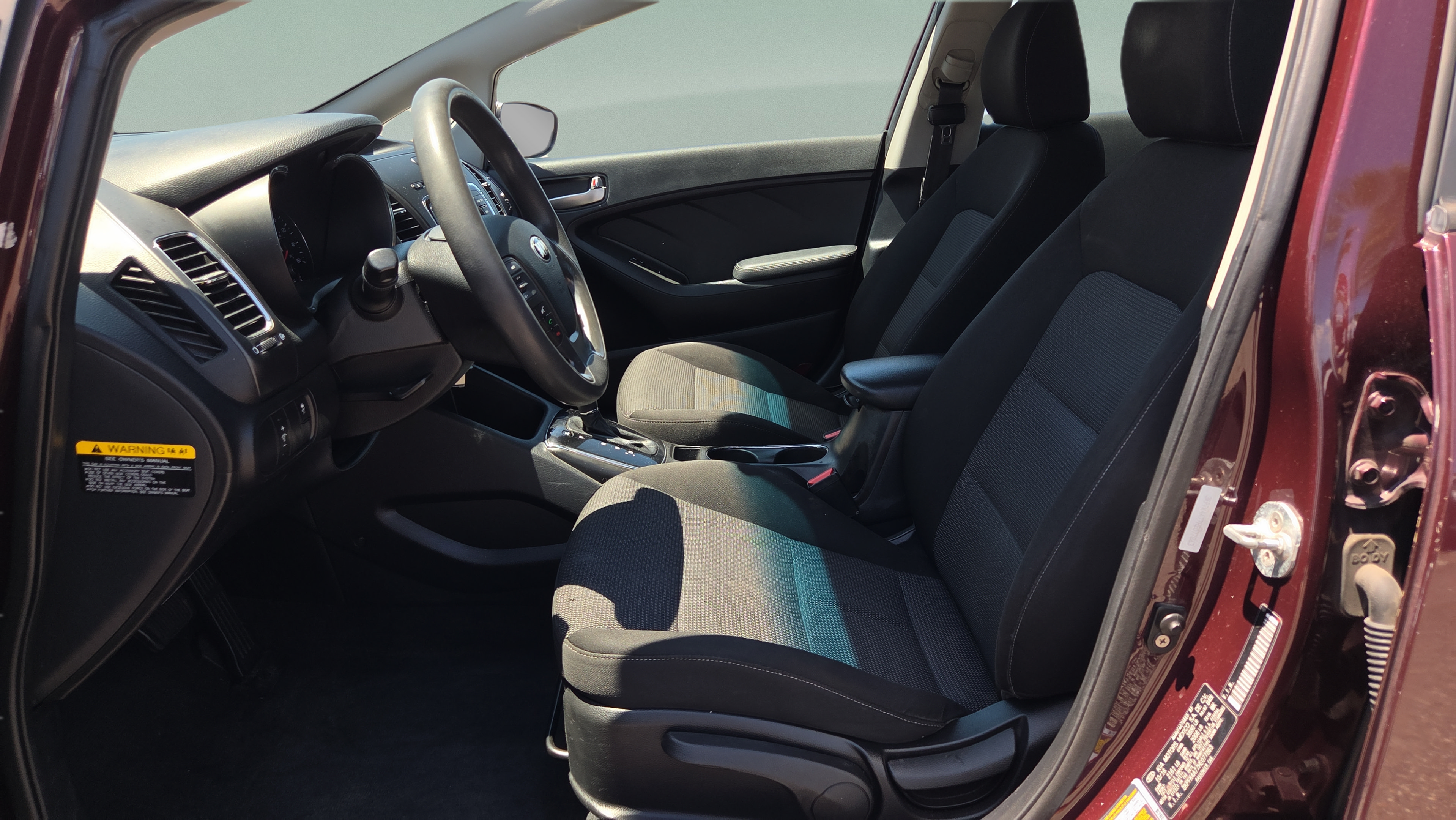 Used 2017 Kia Forte LX FWD image 9
