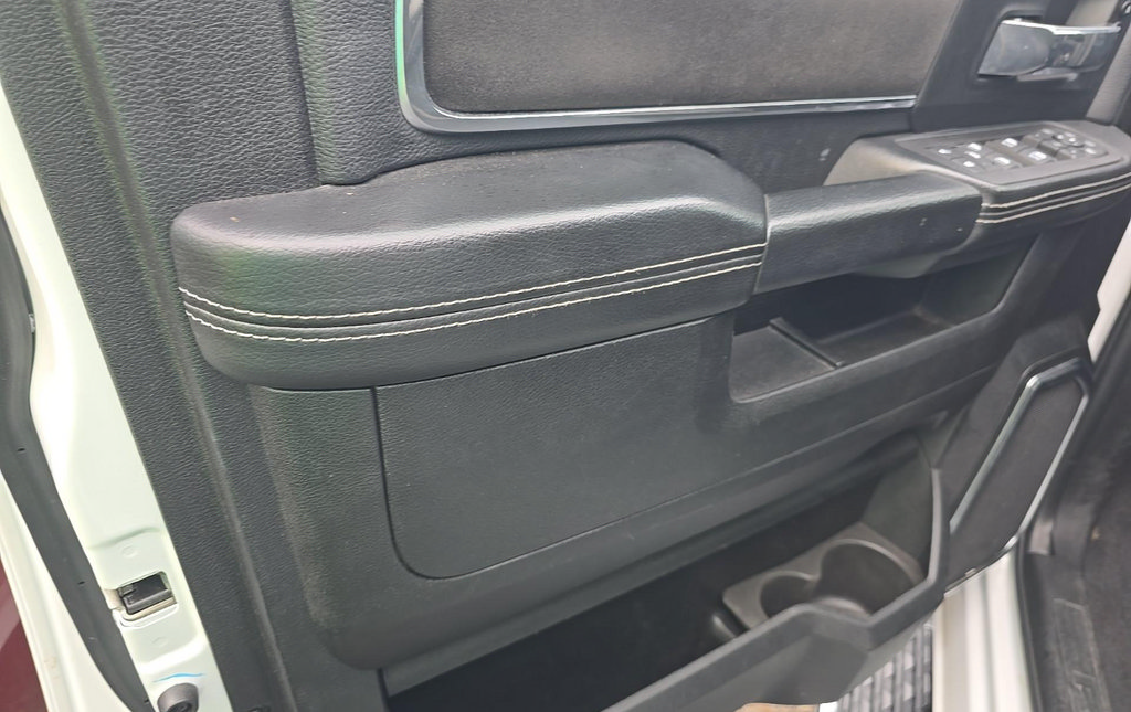 Used 2025 RAM 2500 Laramie AWD/4WD image 4