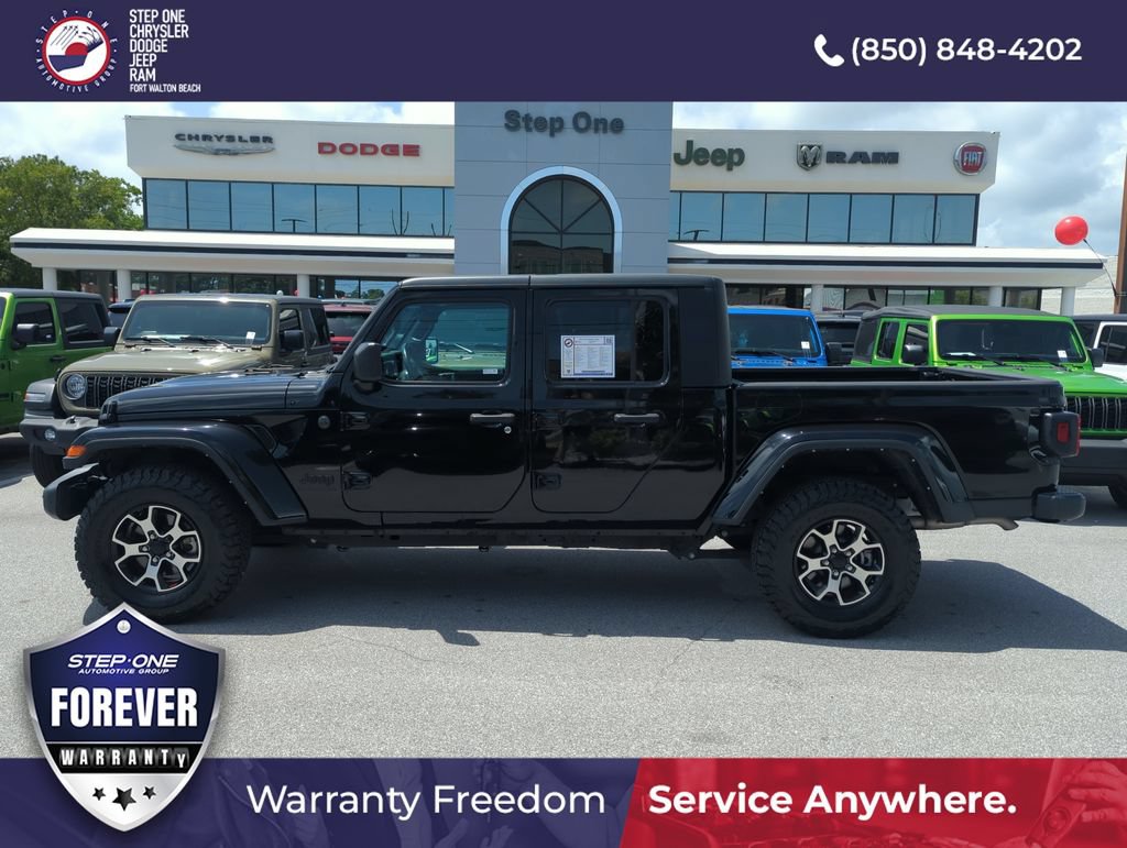 Used 2022 Jeep Gladiator Sport AWD/4WD image 3