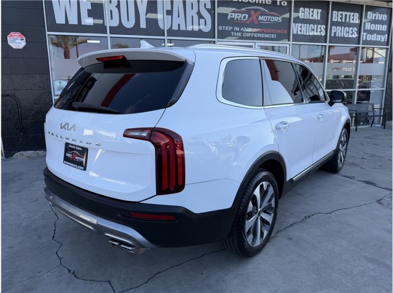 Used 2022 Kia Telluride EX w/ EX Premium Package FWD image 6