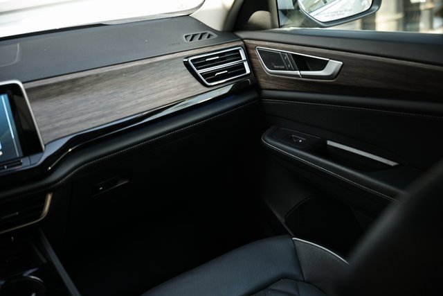 Used 2024 Volkswagen Atlas SEL Premium R-Line image 28