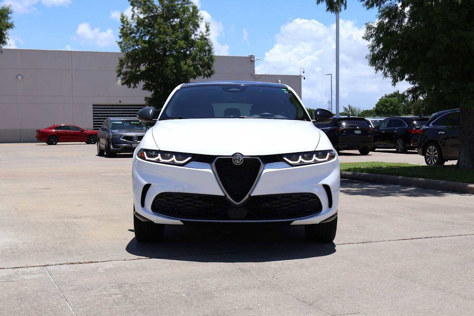 Used 2024 Alfa Romeo Tonale Ti w/ Premium Interior Package AWD/4WD image 6