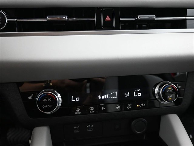 New 2025 Mitsubishi Outlander SE image 22