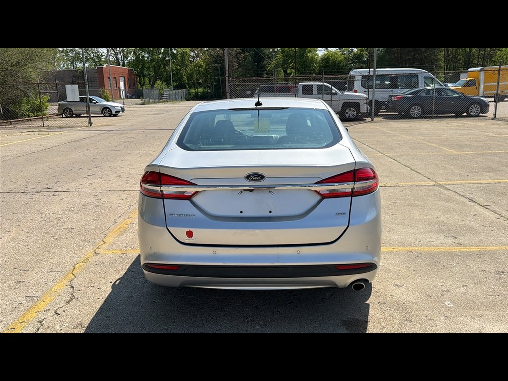 Used 2017 Ford Fusion SE w/ Fusion SE Technology Package FWD image 28