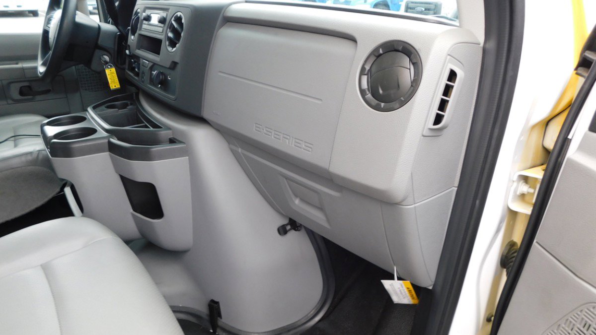 Used 2023 Ford E-450 and Econoline 450 Super Duty w/ Power Windows & Locks Group image 19