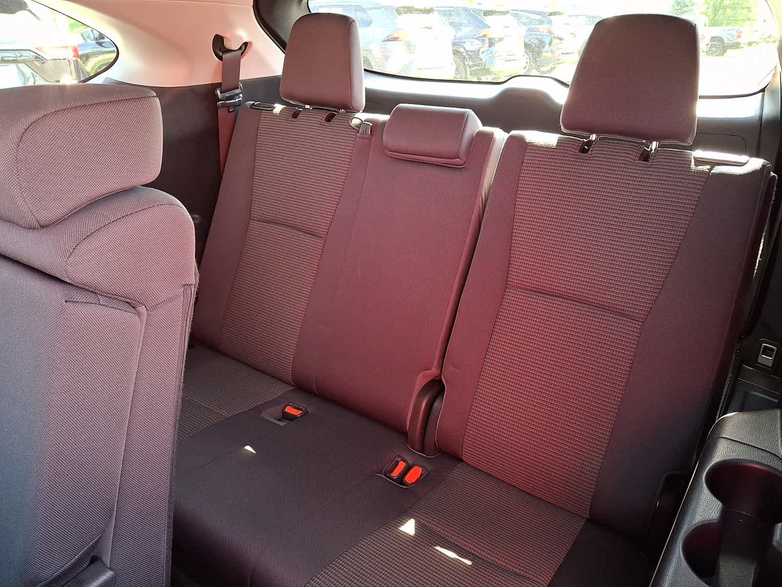 Used 2023 Toyota Highlander LE AWD/4WD image 12