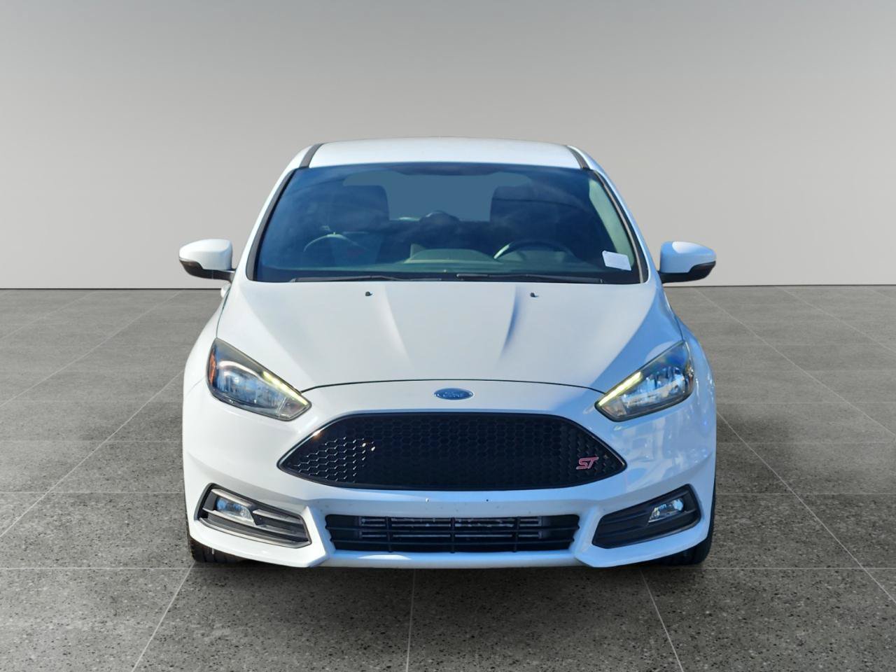 Used 2018 Ford Focus ST FWD image 2