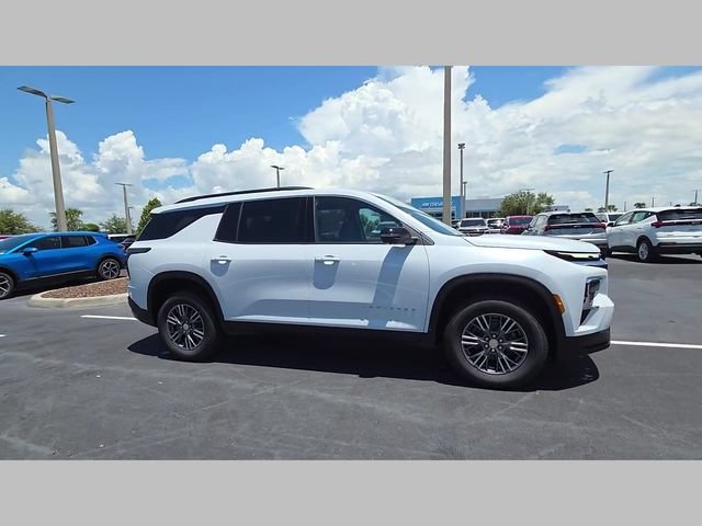 New 2026 Chevrolet Traverse LT w/ Driver Confidence Package AWD/4WD image 17