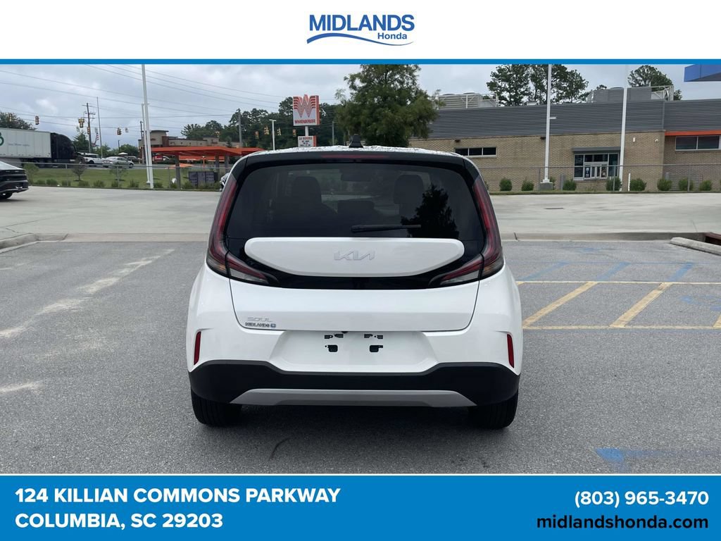 Used 2025 Kia Soul LX w/ LX Technology Package FWD image 5
