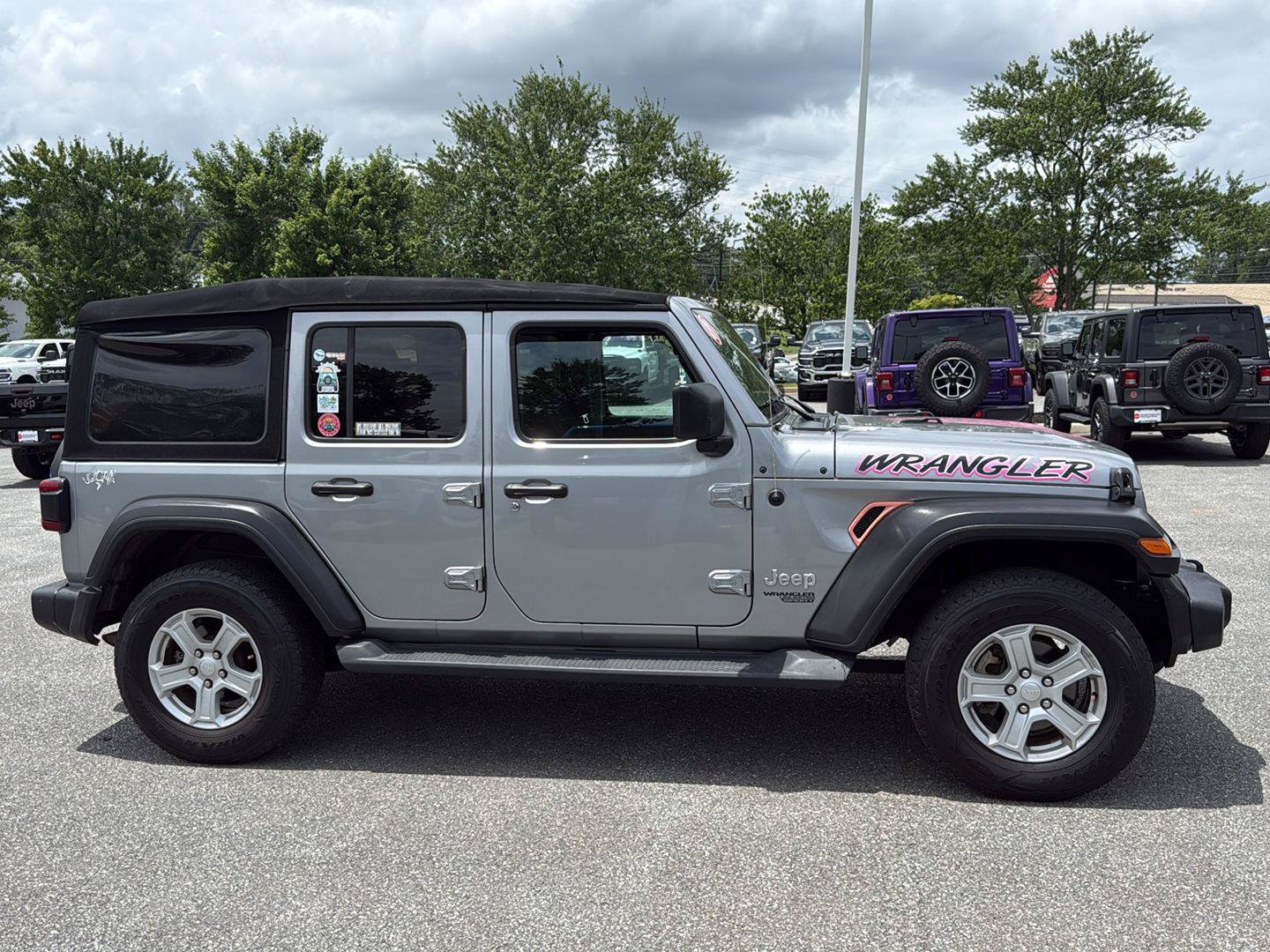 Used 2021 Jeep Wrangler Unlimited Sport AWD/4WD image 4