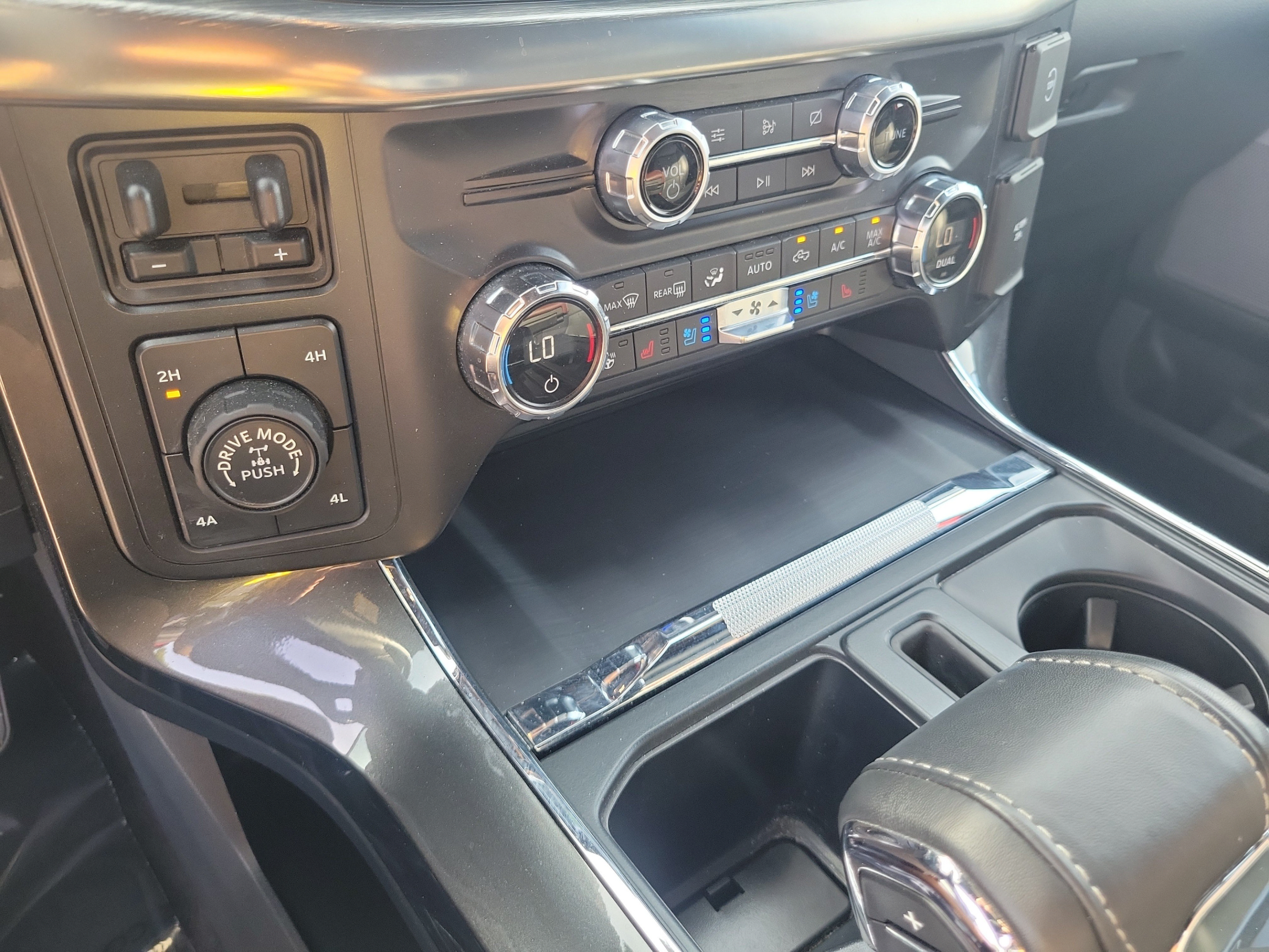 Used 2021 Ford F150 Lariat w/ Equipment Group 502A High AWD/4WD image 22