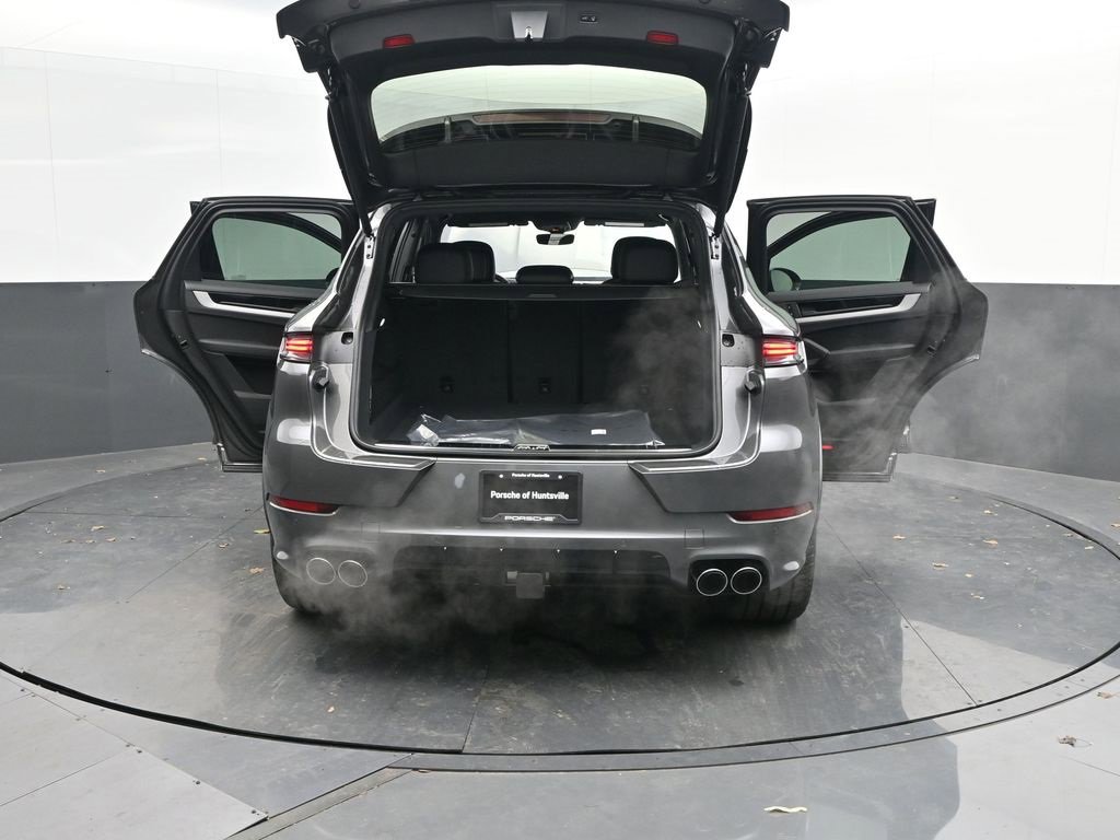 Certified 2025 Porsche Cayenne image 47