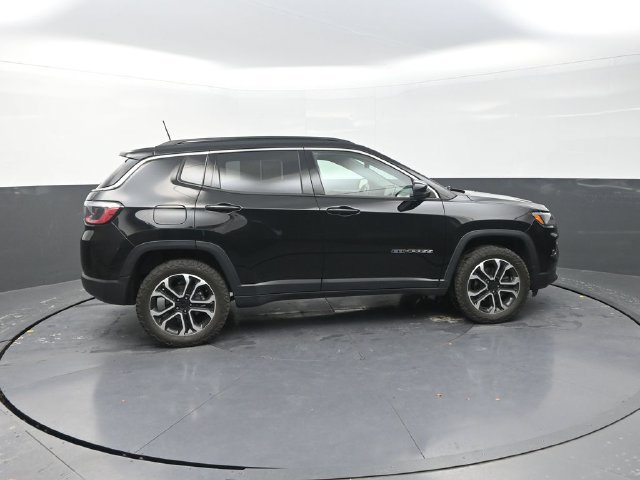 Used 2022 Jeep Compass Limited w/ Sun and Sound Group AWD/4WD image 10