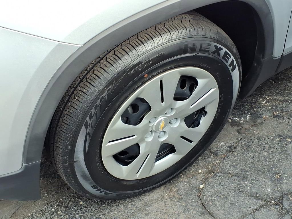 Used 2017 Chevrolet Trax LS w/ Fleet Convenience Package image 21