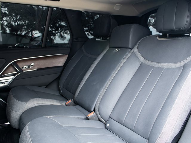 Used 2023 Land Rover Range Rover SE image 17