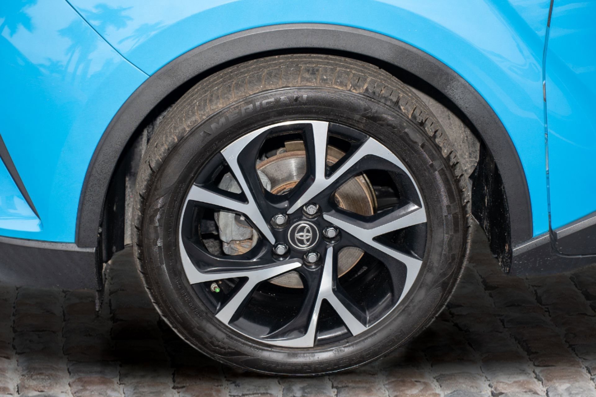 Used 2019 Toyota C-HR XLE image 37