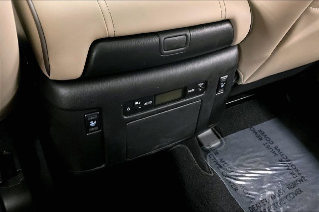 Used 2024 Nissan Armada Platinum w/ Captain's Chairs Package AWD/4WD image 35