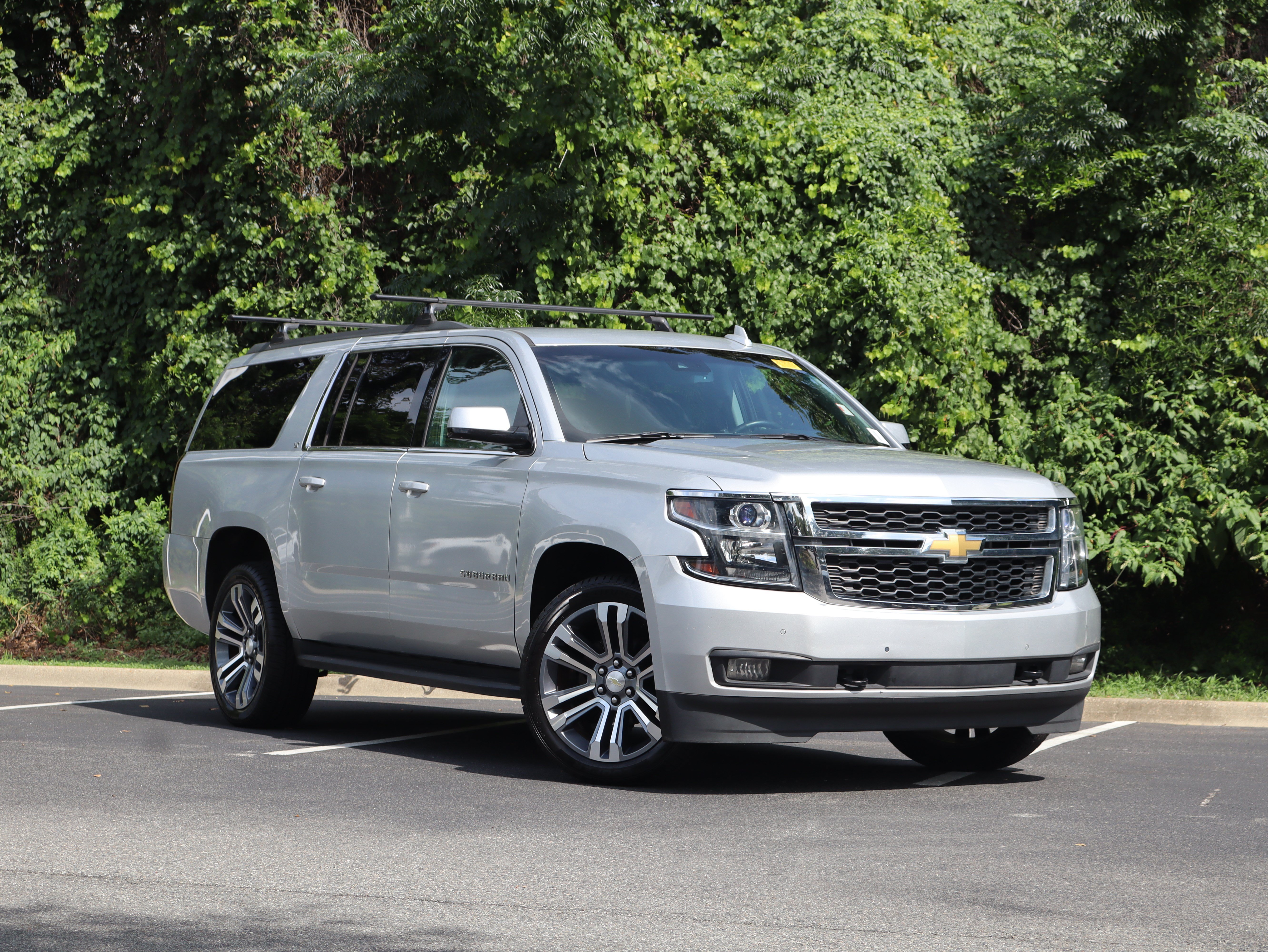 Used 2017 Chevrolet Suburban LT w/ Luxury Package RWD video 2
