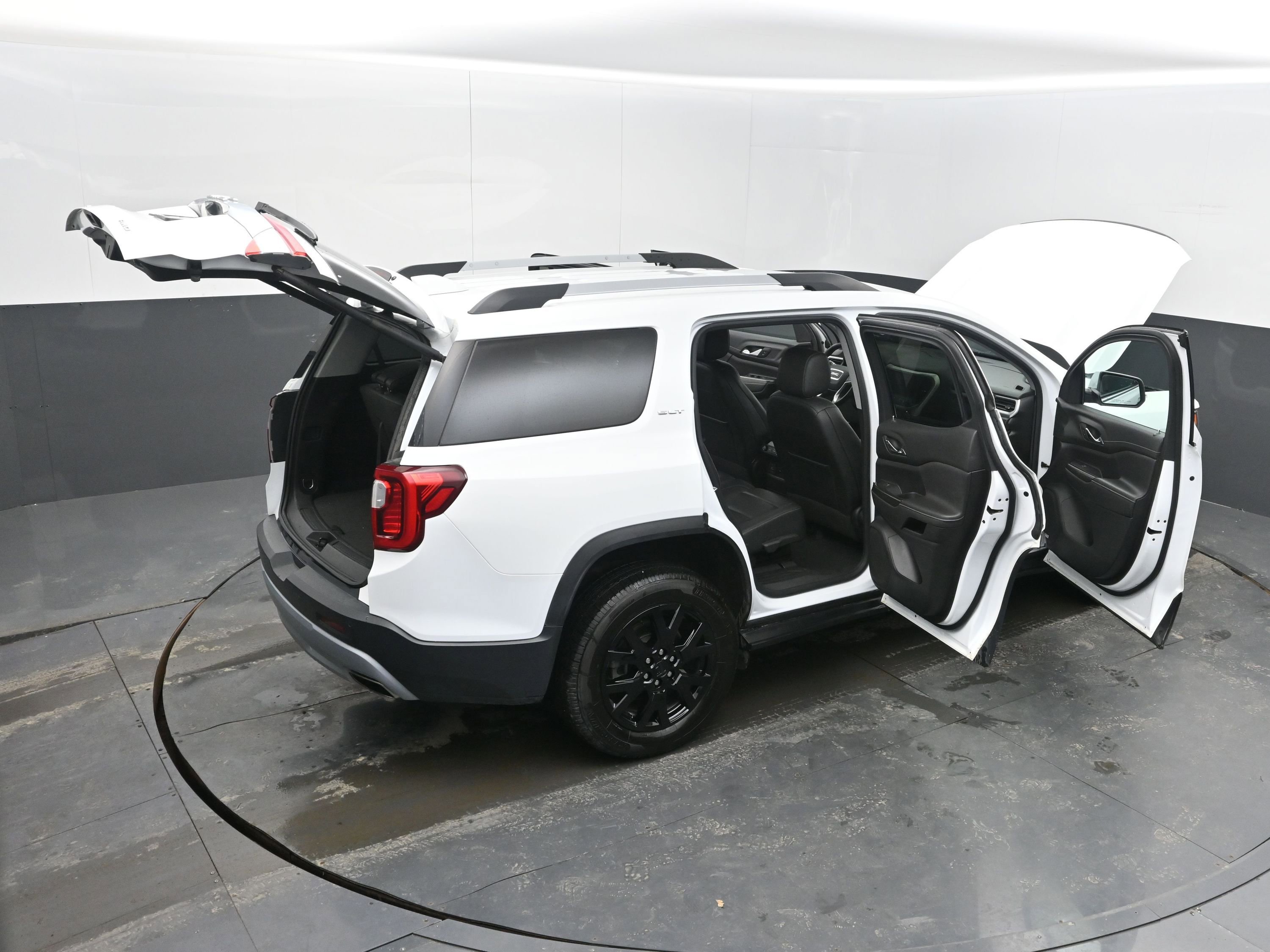 Used 2023 GMC Acadia SLT image 42