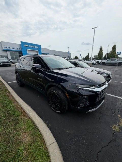 Used 2021 Chevrolet Blazer LT FWD image 2