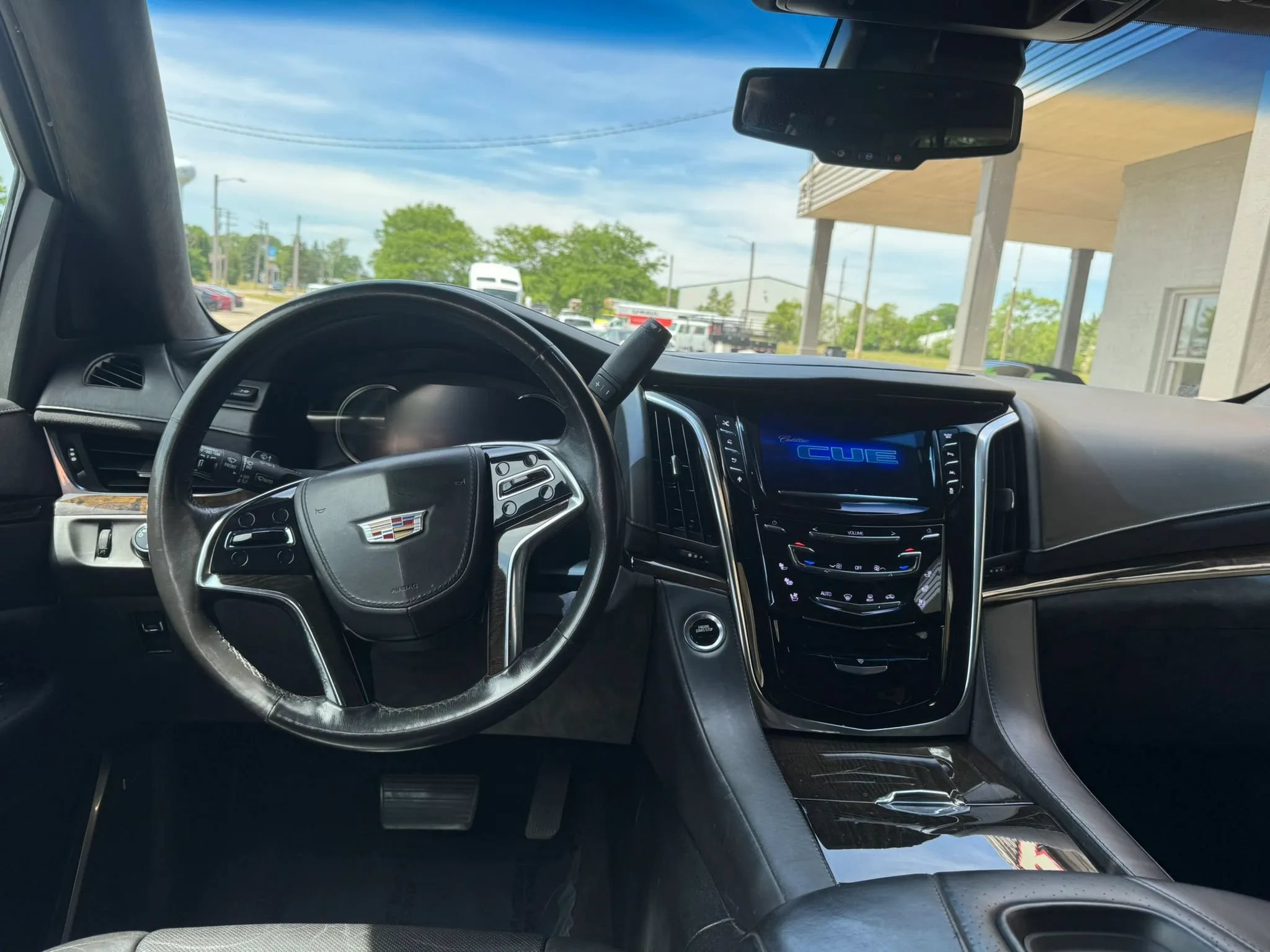 Used 2016 Cadillac Escalade ESV Platinum AWD/4WD image 11