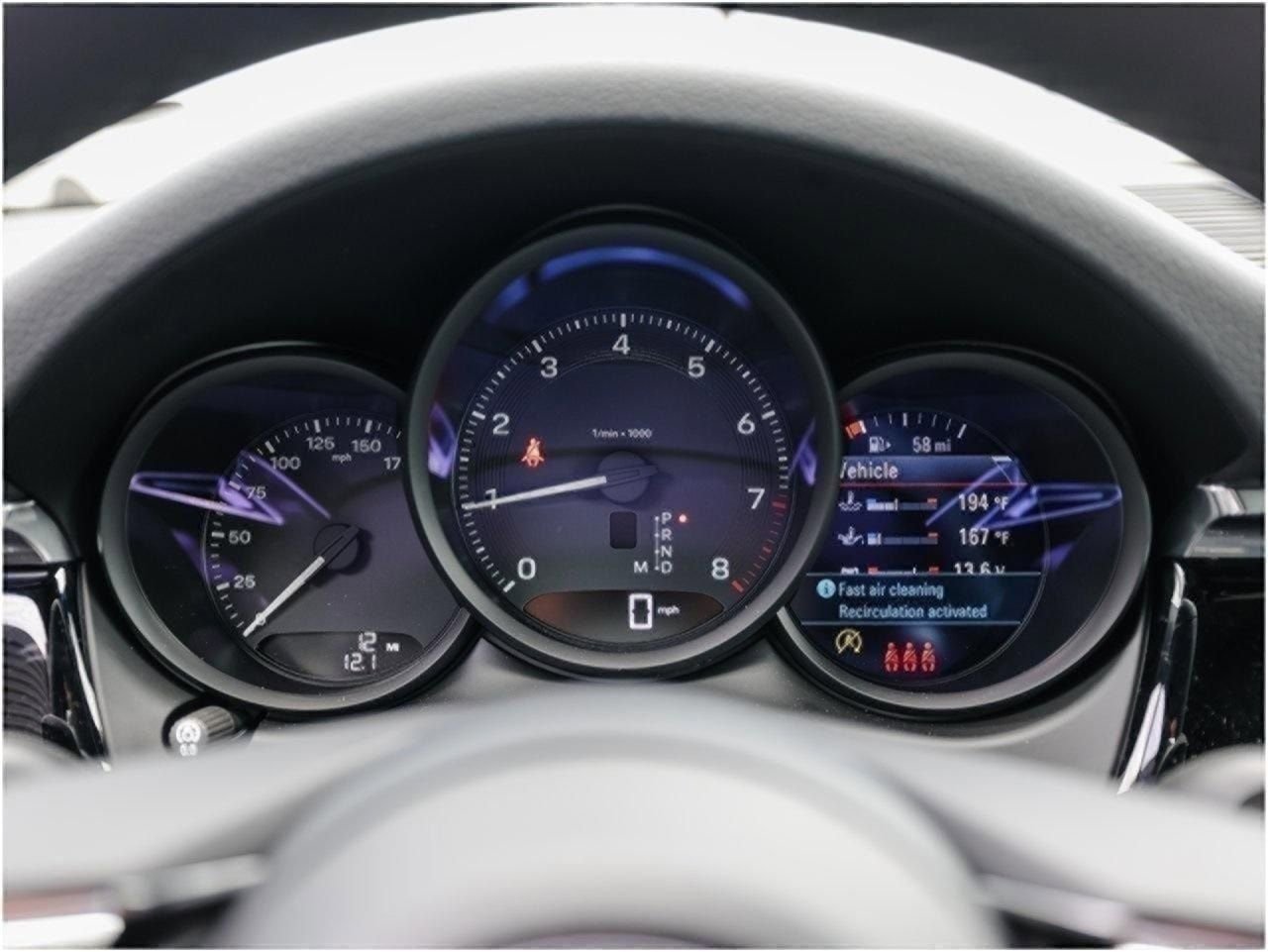Certified 2025 Porsche Macan AWD/4WD image 15