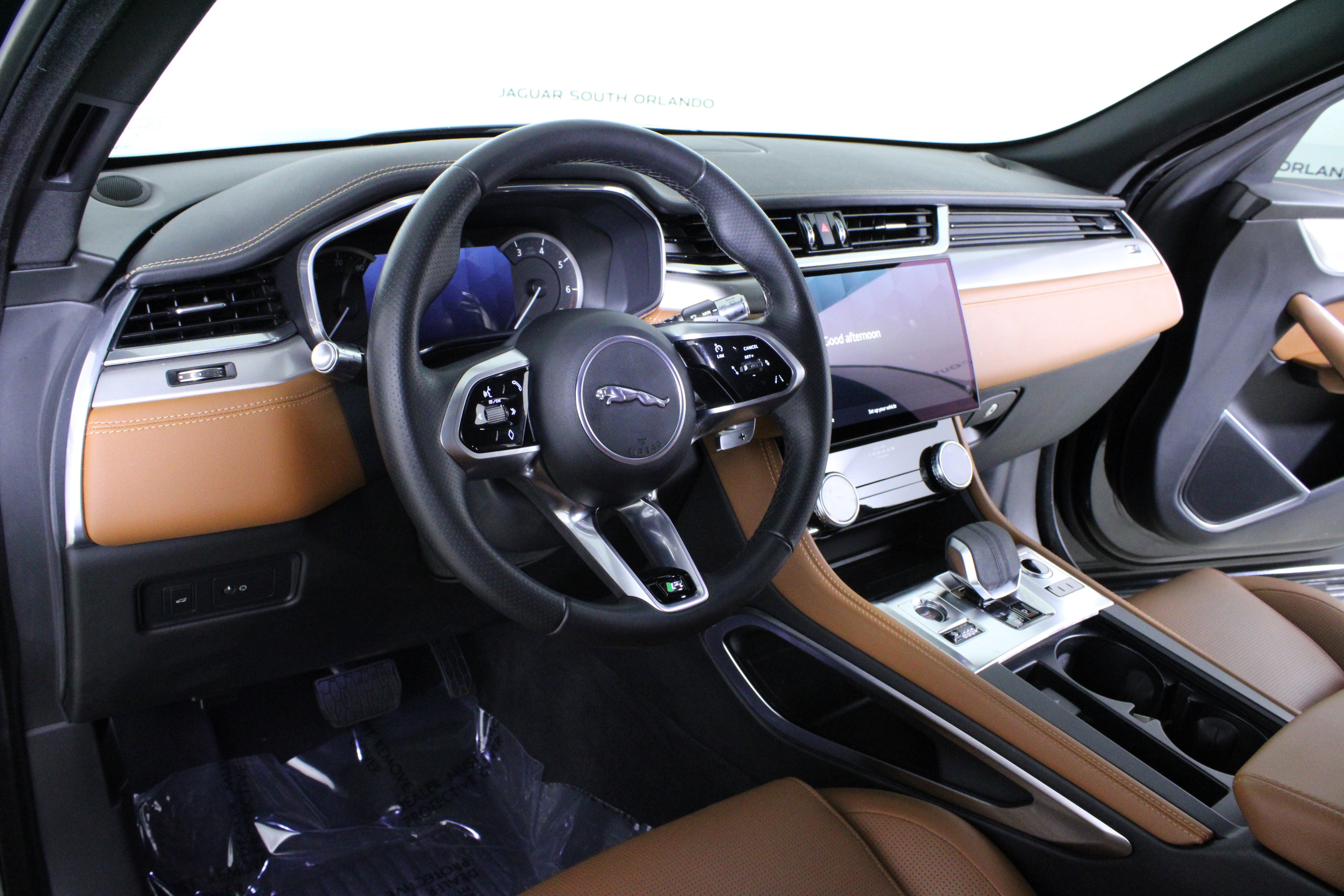 Used 2023 Jaguar F-PACE R-Dynamic S image 21