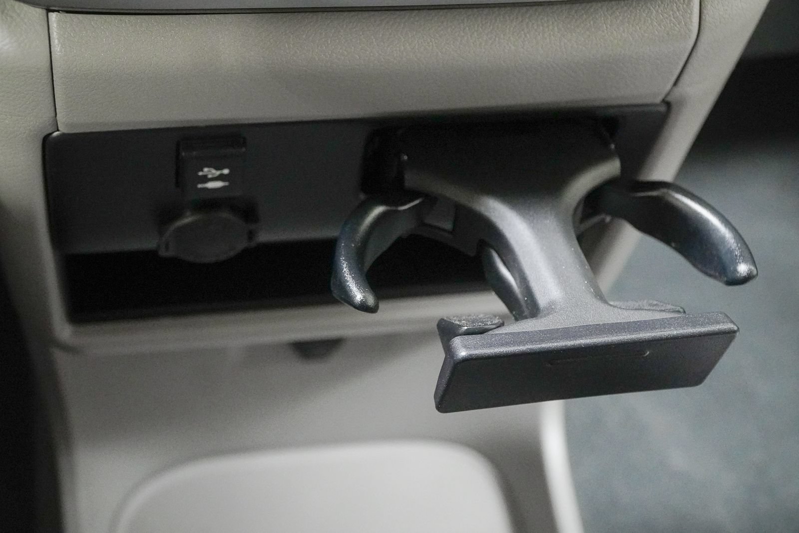 Used 2020 Toyota Sienna LE FWD image 35
