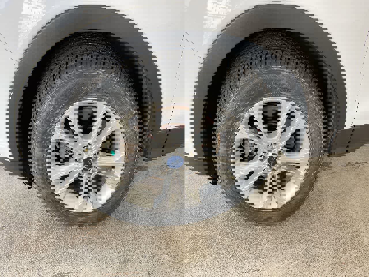 Used 2017 Ford Escape SE w/ Equipment Group 201A image 10