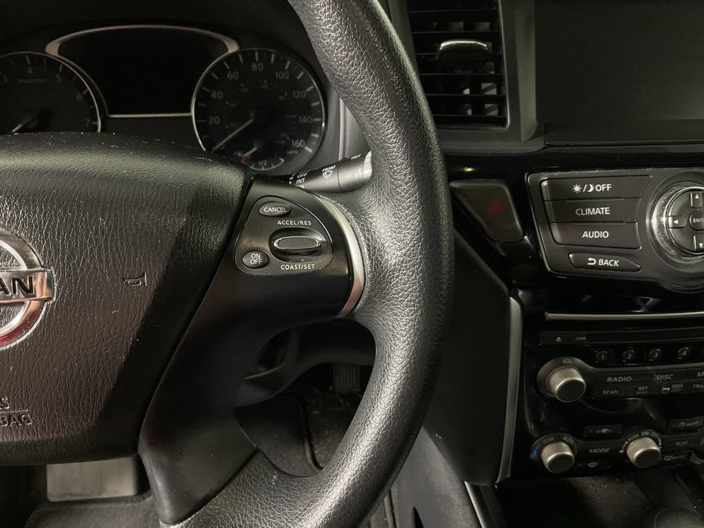 Used 2019 Nissan Pathfinder S AWD/4WD image 26