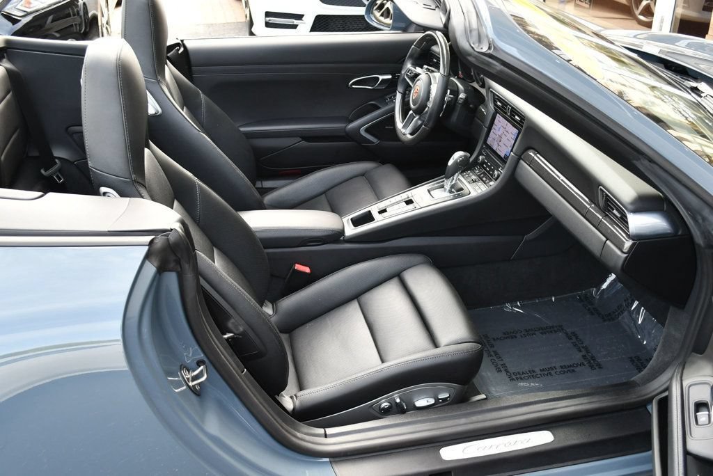 Used 2017 Porsche 911 Carrera image 18