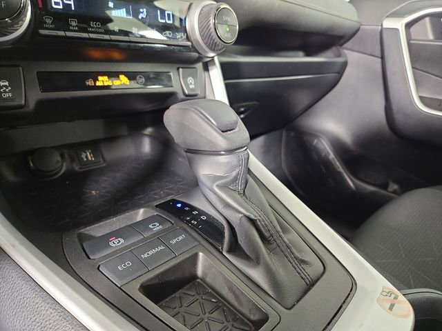 Used 2025 Toyota RAV4 XLE FWD image 20