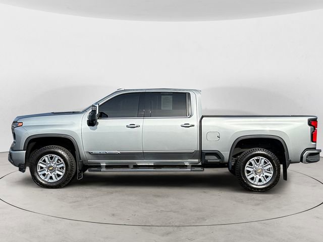Used 2024 Chevrolet Silverado 3500 High Country w/ Technology Package image 2