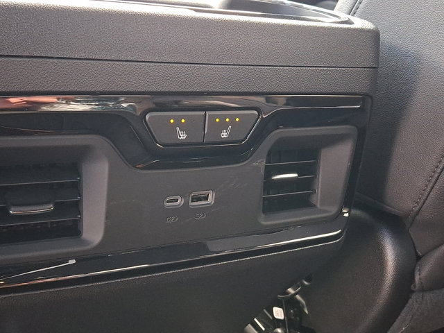 Used 2025 GMC Sierra 1500 AT4 w/ Technology Package AWD/4WD image 12