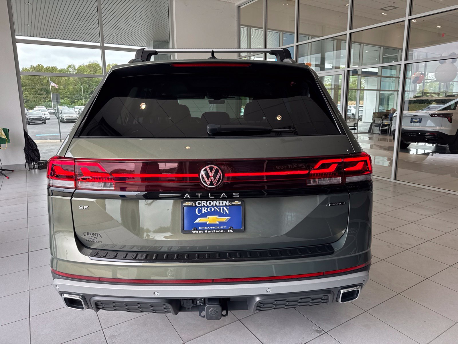 Used 2025 Volkswagen Atlas Peak Edition SE AWD/4WD image 10