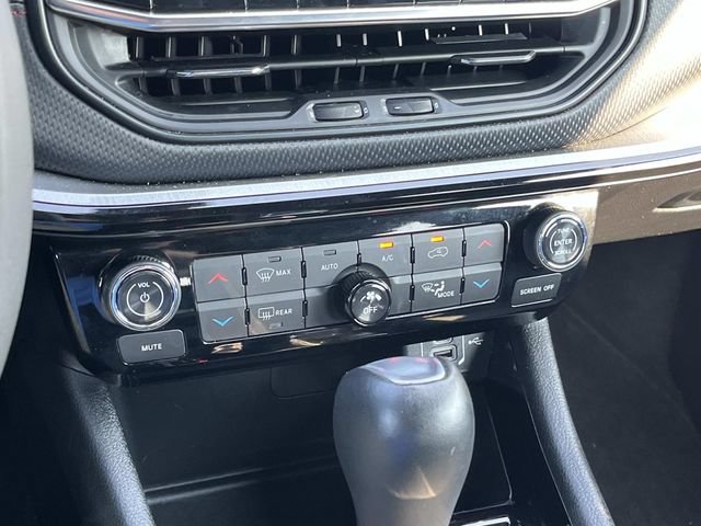 Used 2024 Jeep Compass Trailhawk AWD/4WD image 32