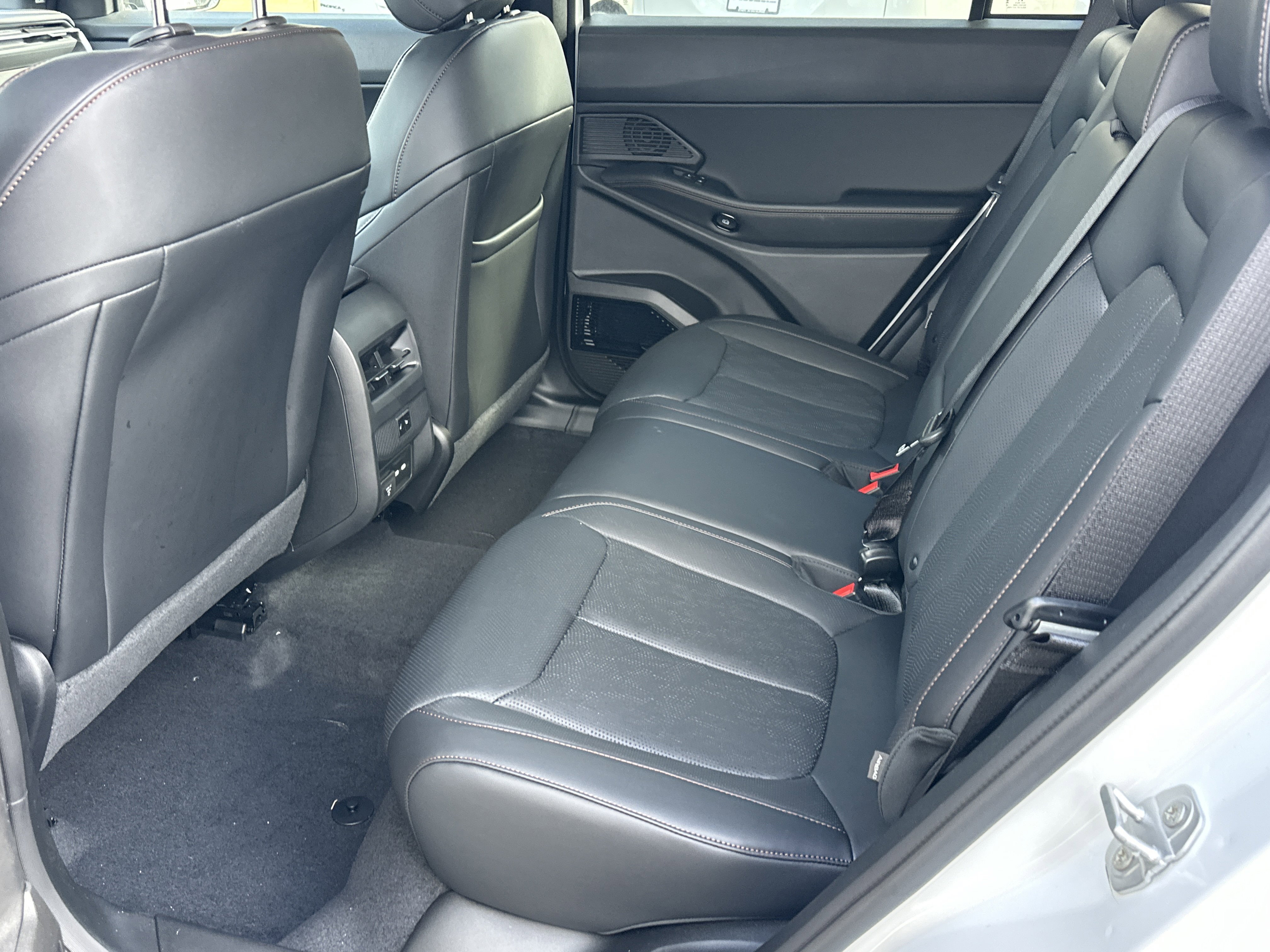 New 2026 Jeep Cherokee Overland w/ Advanced Pro Tech Group image 28