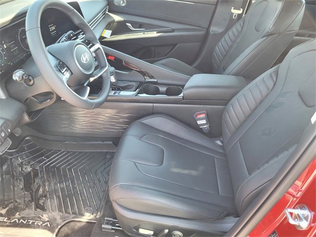 New 2025 Hyundai Elantra Limited image 12