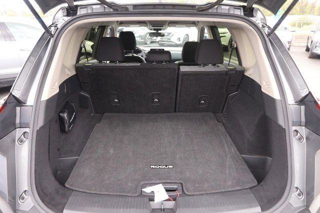 Used 2023 Nissan Rogue SV image 7