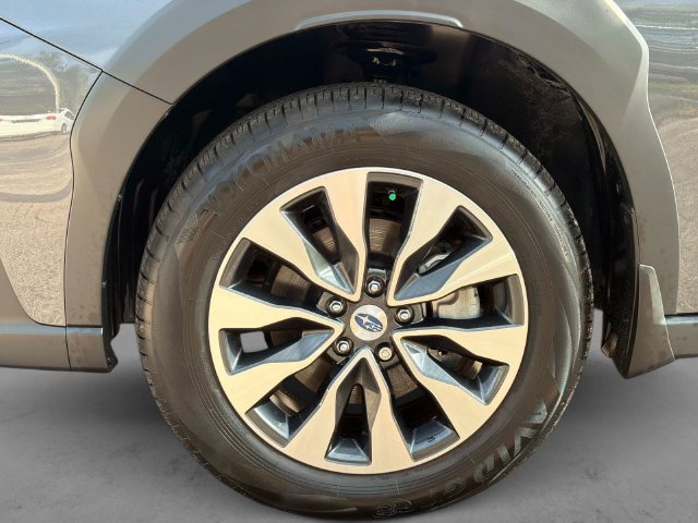 Used 2025 Subaru Outback Limited w/ Popular Package #2 AWD/4WD image 11