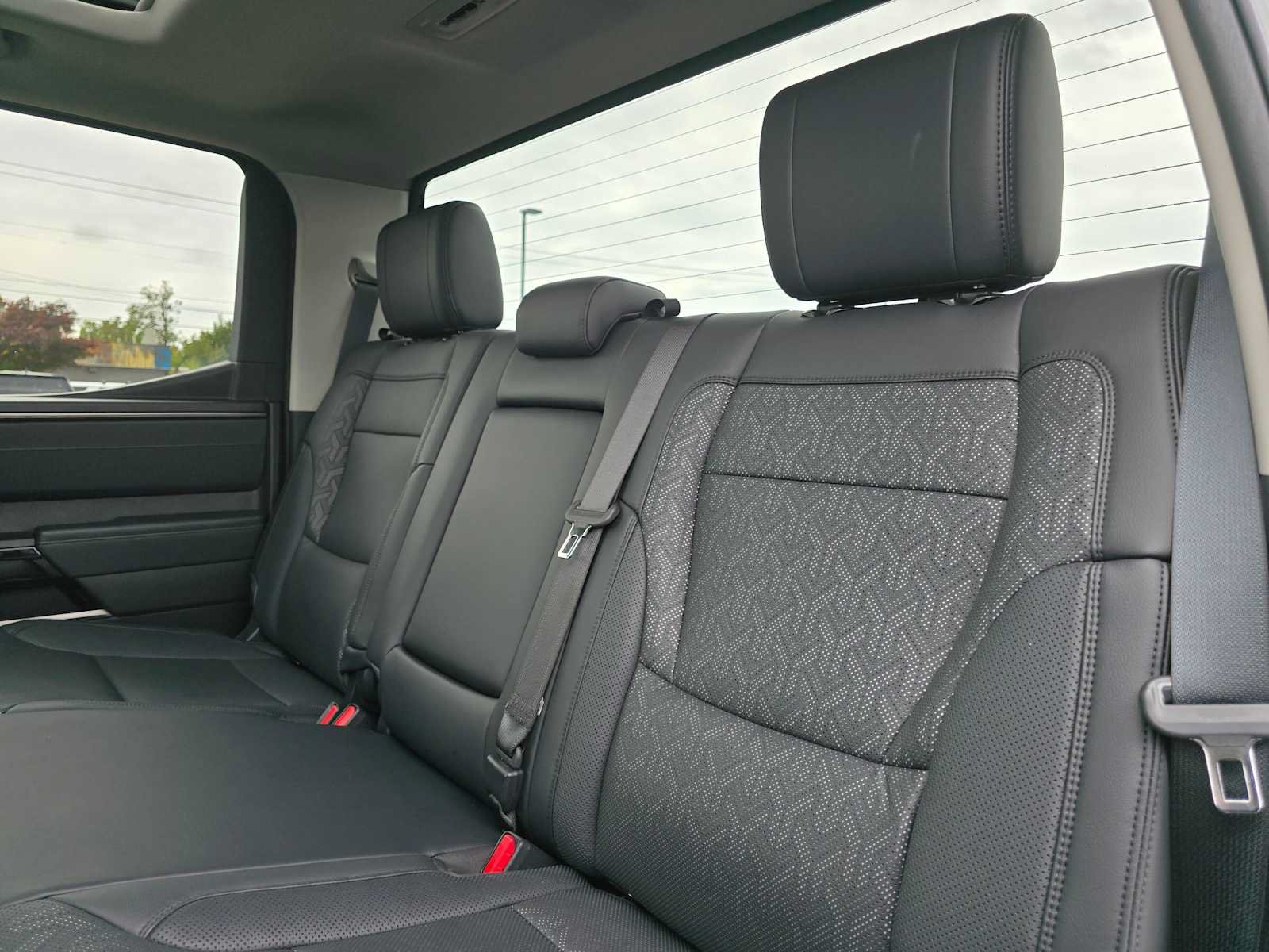 Used 2024 Toyota Tundra Limited AWD/4WD image 19