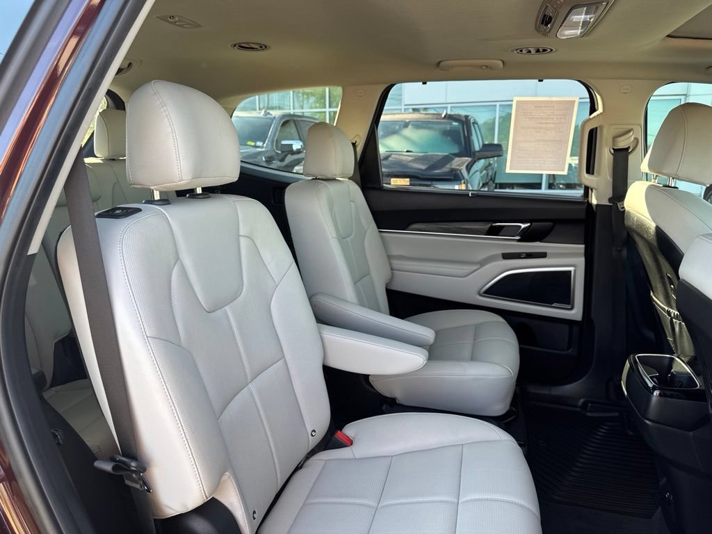 Used 2022 Kia Telluride EX w/ EX Premium Package FWD image 24