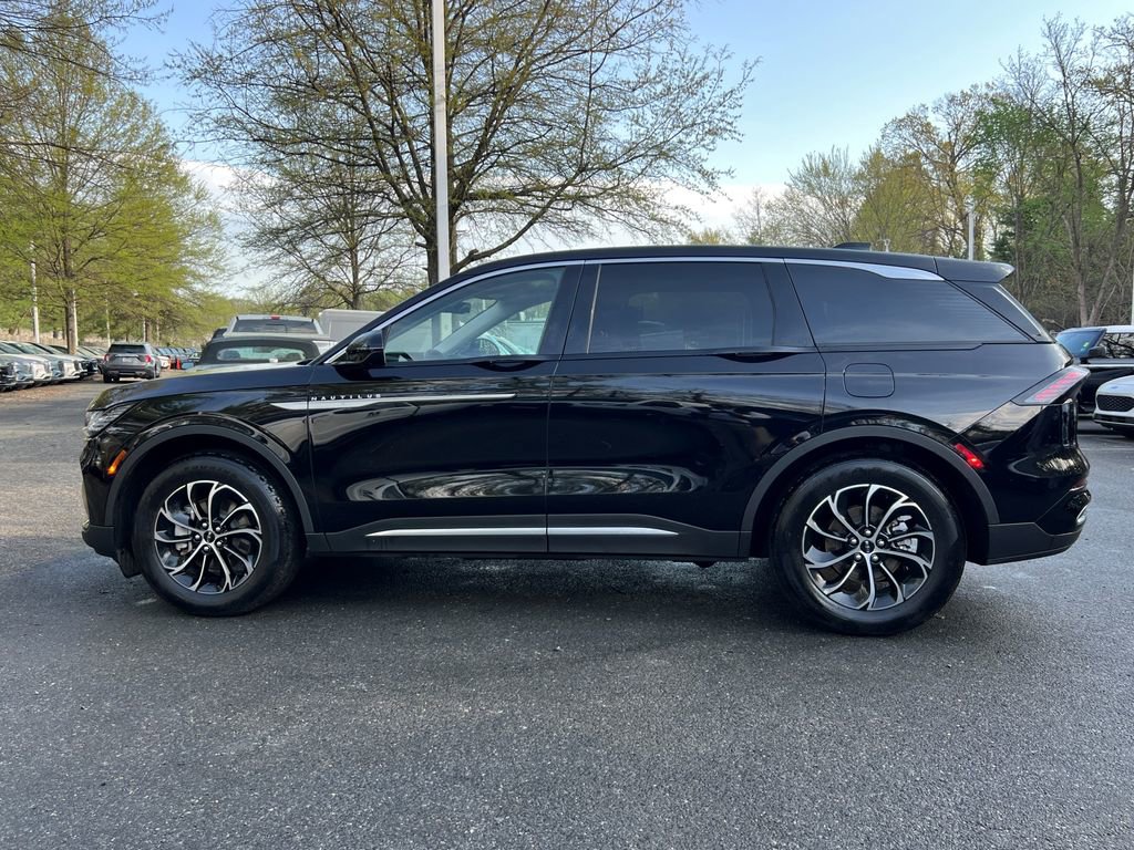 Used 2026 Lincoln Nautilus Premier w/ Equipment Group 102A image 4