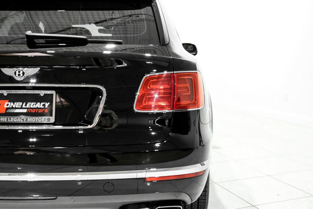 Used 2019 Bentley Bentayga image 42
