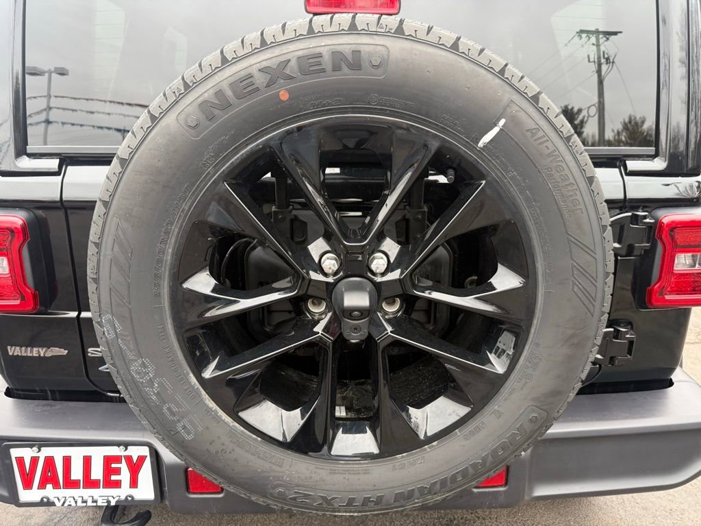 Used 2025 Jeep Wrangler Unlimited Sahara image 34