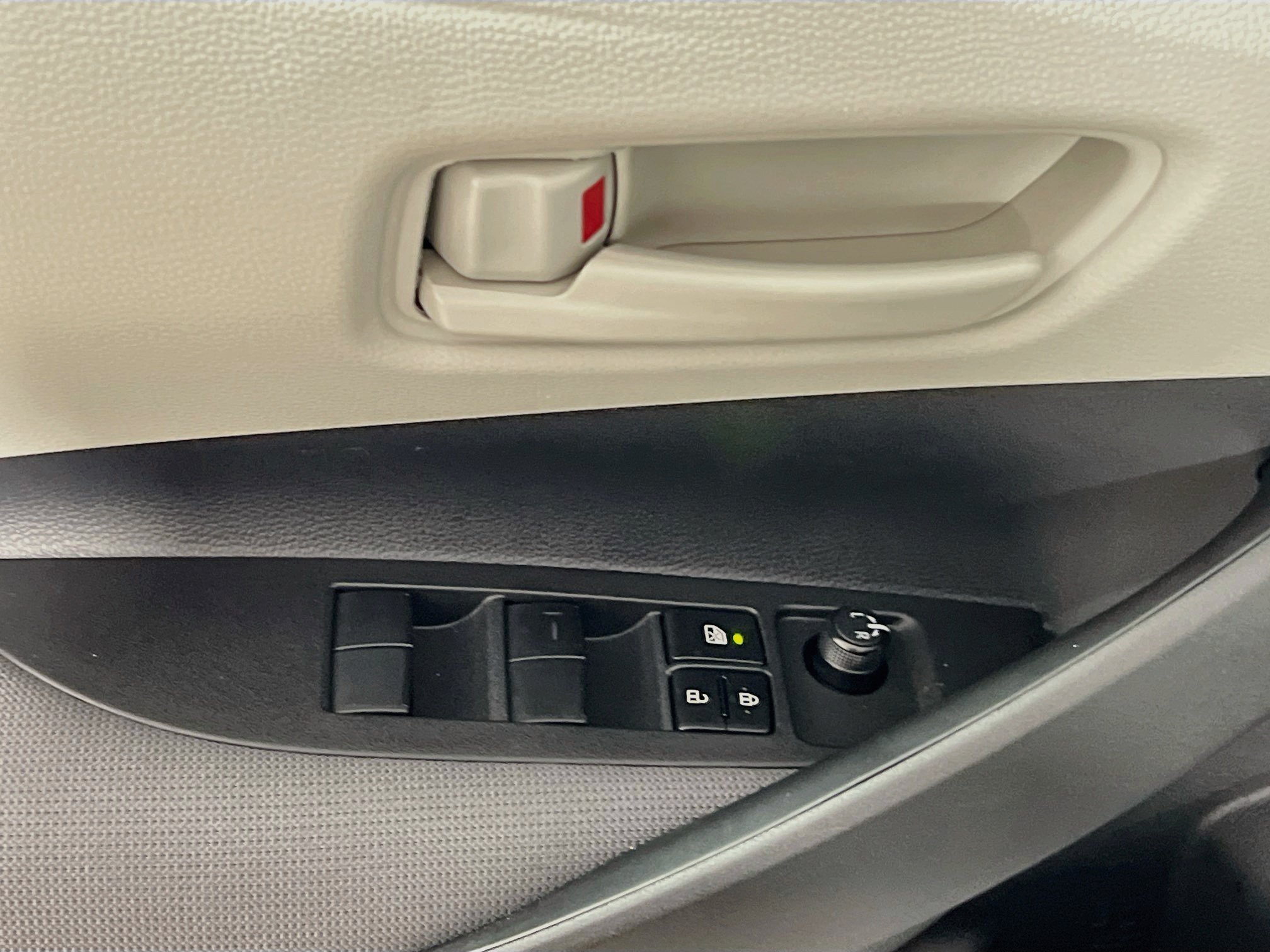 Used 2026 Toyota Corolla LE FWD image 17