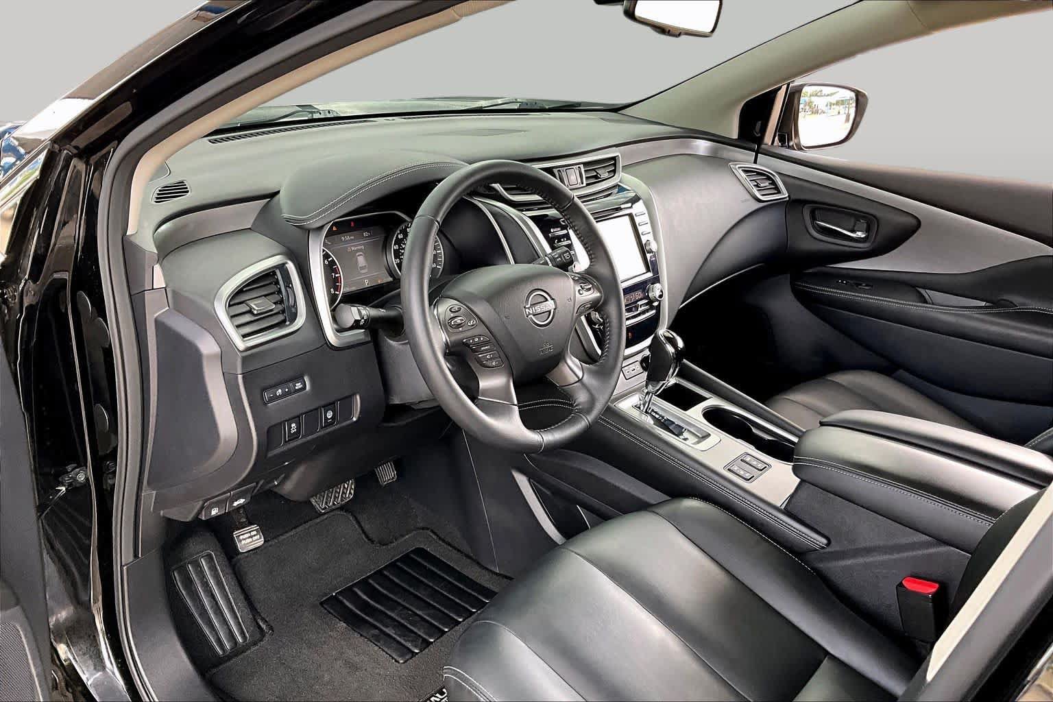 Used 2023 Nissan Murano SV w/ SV Midnight Edition Package FWD image 18