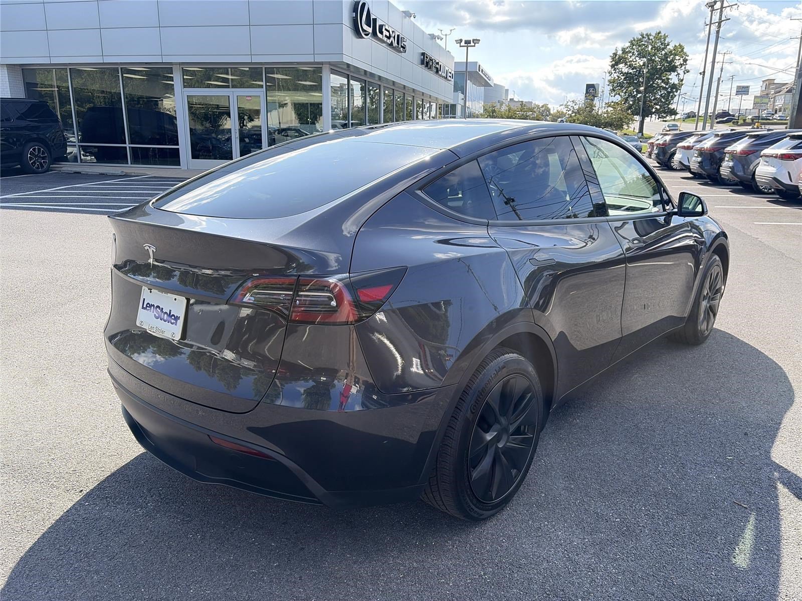 Used 2025 Tesla Model Y Long Range RWD image 5