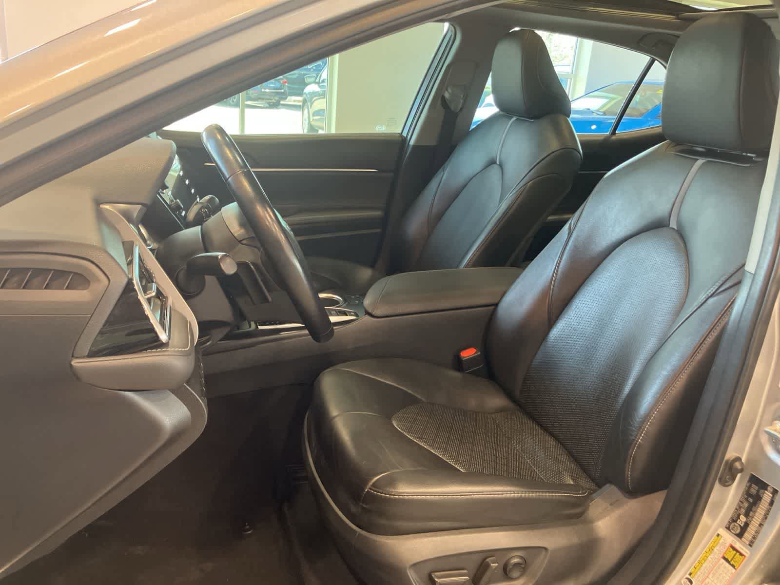 Used 2018 Toyota Camry FWD image 12