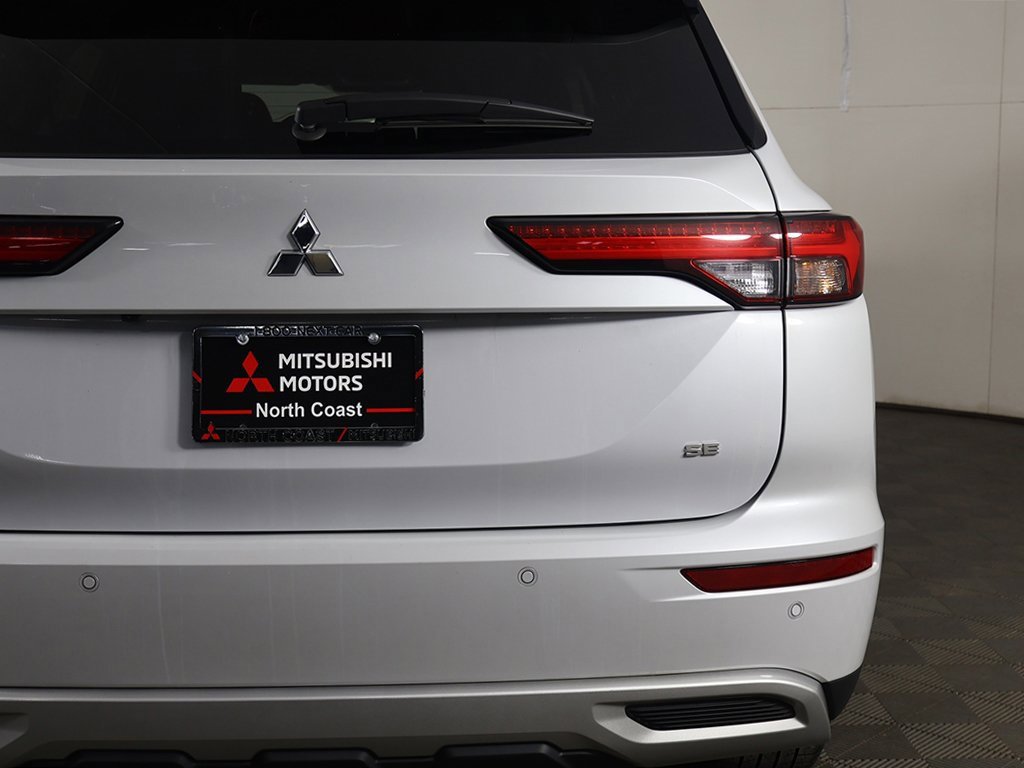 Used 2024 Mitsubishi Outlander SE image 16